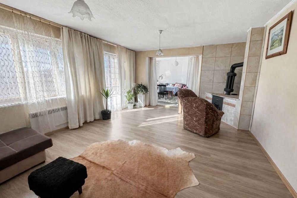 Двуетажна къща в Царичино