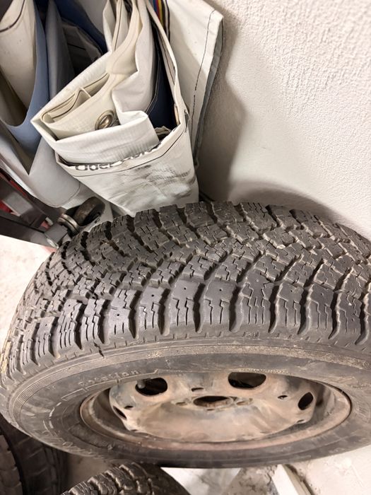Зимни гуми 185 70 14 с джанти vw 5 100