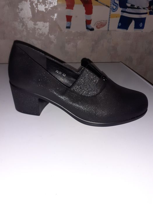 Продам женские туфли