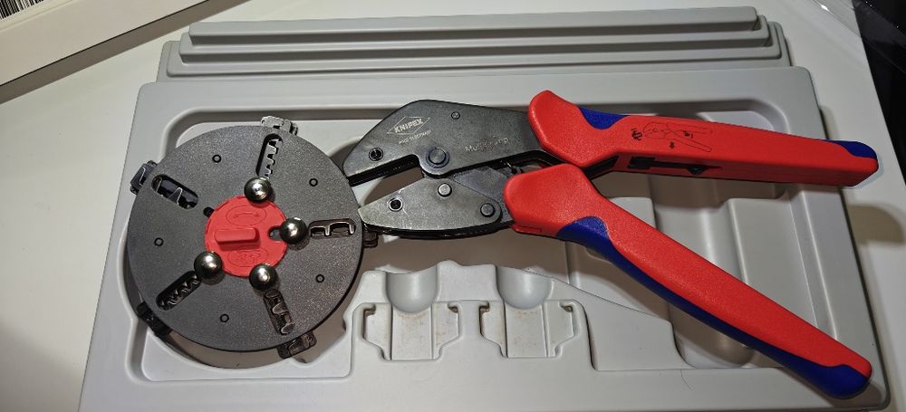 Cleste pentru sertizat conectori izolati/neizolati, 250mm, Knipex 97 33 01