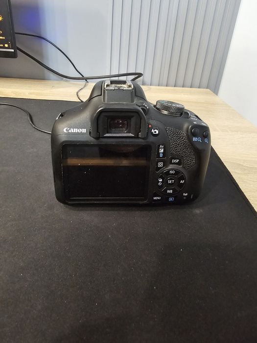 Фотоаппарат Canon eos 2000d