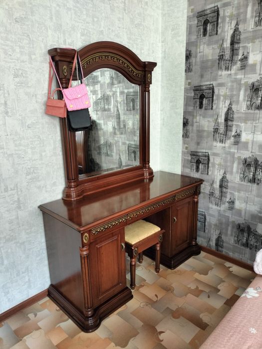 Спальныи гарнитур