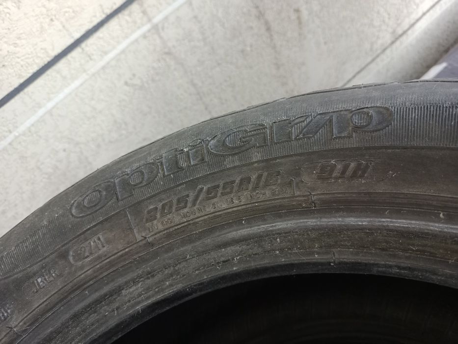Продам шины б/у 205 55 R16