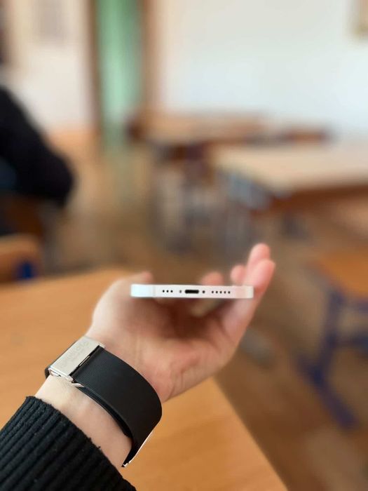 Айфон 12 продается