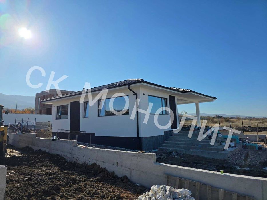 Продава се Къща в Карлово - 140 кв.м за 2328 €/кв.м - Снимка #4