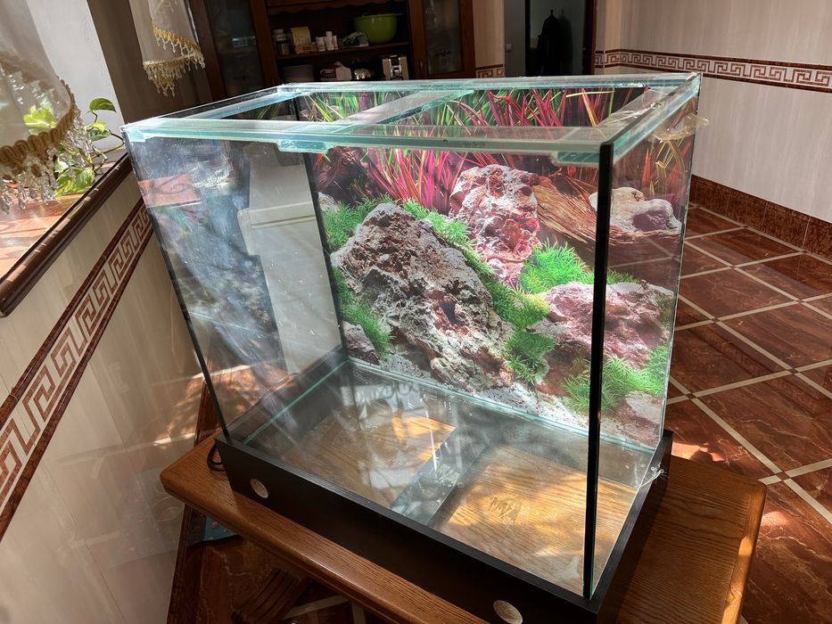 Продам аквариум 80*40*80