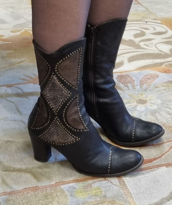 Очень красивые удобные сапоги, Италия