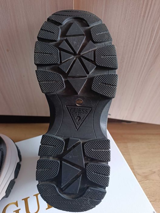 Оригинални GUESS