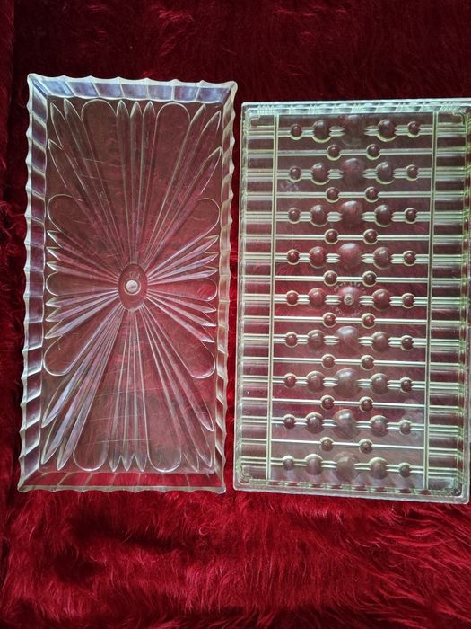 Подноси за сервиране или декорация