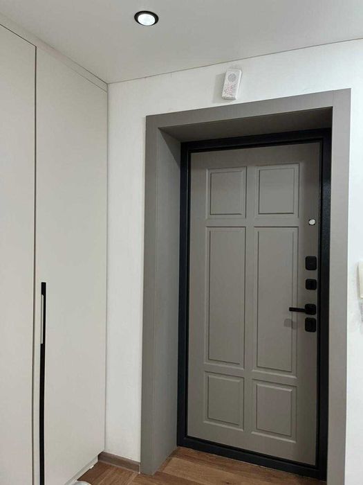 продам евротрешку, по Валиханова