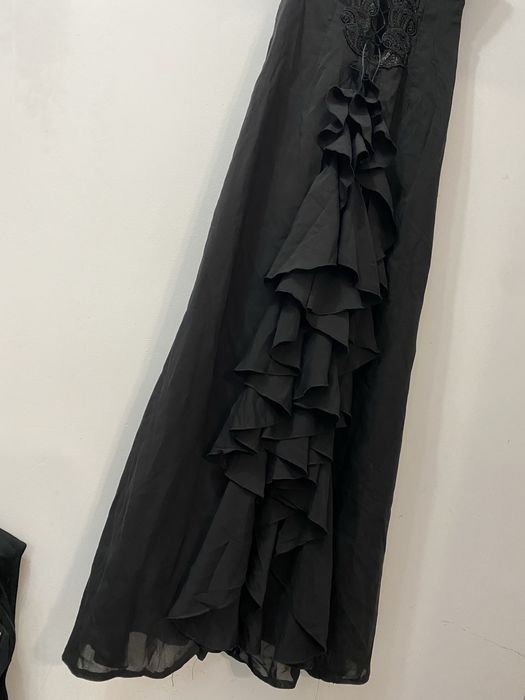 Платье черное с завязками