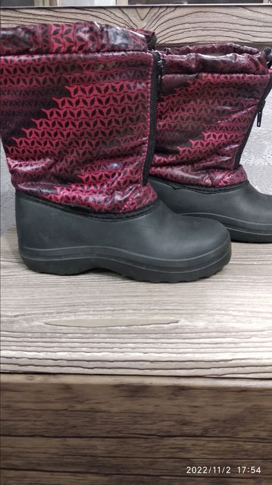 Продам сапоги детские резиновые.