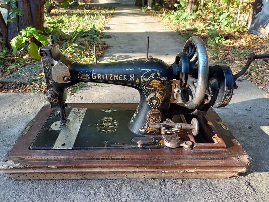 Автентична шевна машина Gritzner "R"