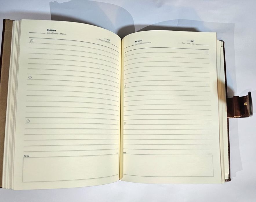 Agendă din piele maro - Eleganță și funcționalitate la superlativ!
