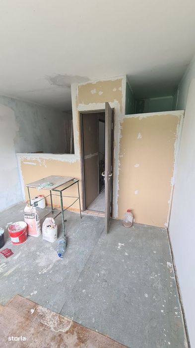 Cameră de cămin de vânzare în Curtea de Argeș.