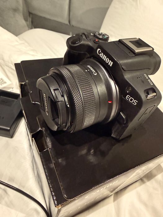 Aparat foto Mirrorless Canon EOS R50, 24.2MP, 4K + Obiectiv 18-45mm, Negru