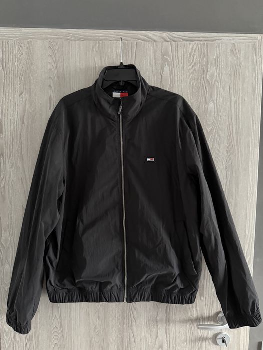 Tommy Jeans jacheta barbateasca antivant culoare neagra marimea L in stare foarte buna