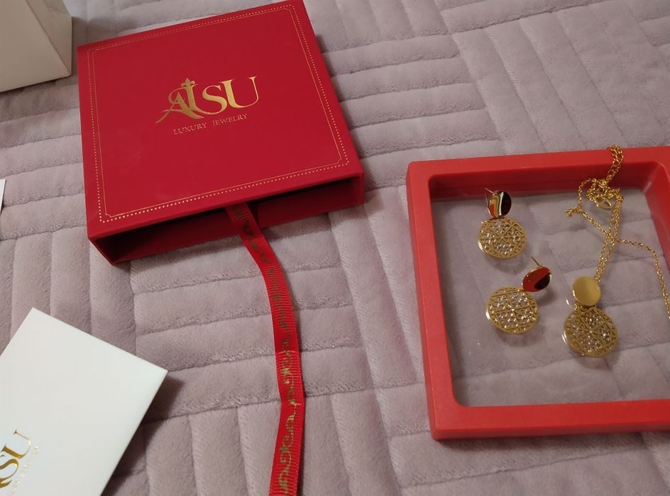 Продам набор AISU новый комплекте