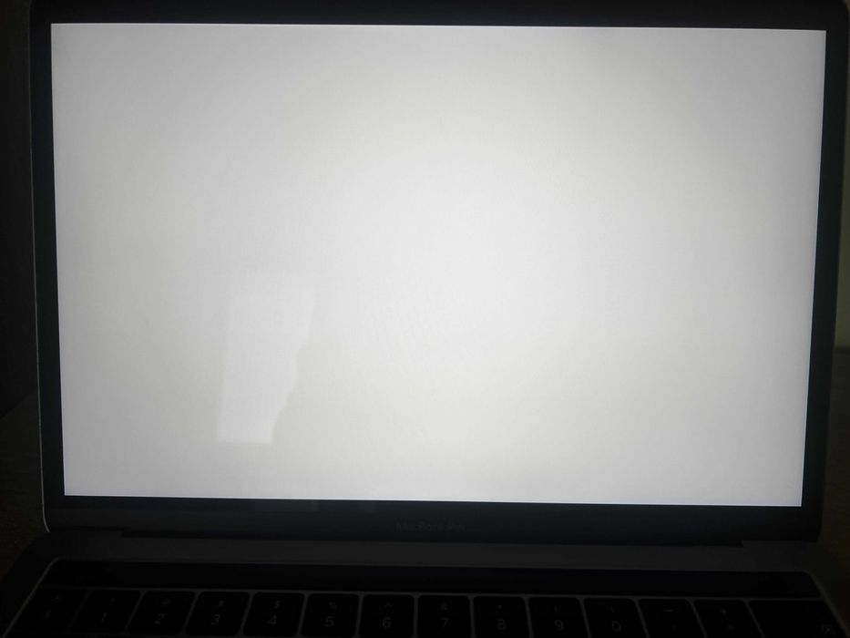 Macbook Pro 13" A2159 (i5 / 8G RAM / 128G)