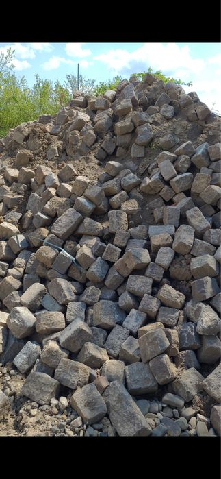 Piatra cubica de granit