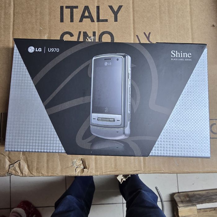 Vând LG Shine (KE970) – NOU, sigilat, în cutie originală