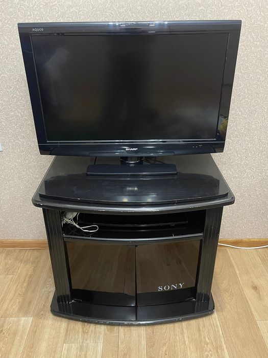 Телевизор Sharp с тумбой
