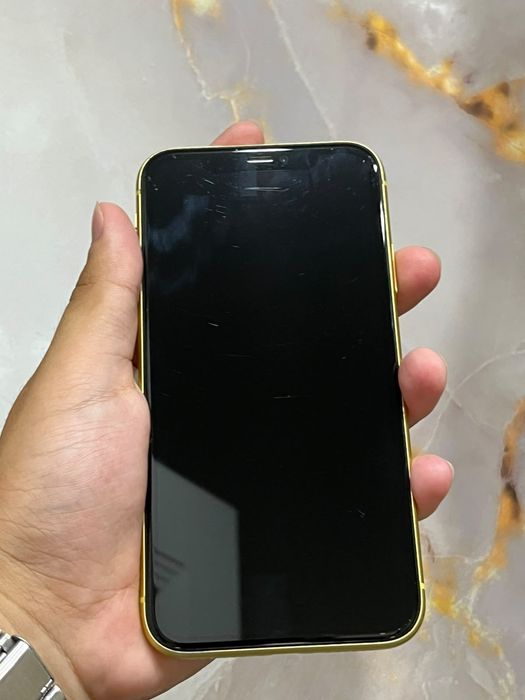 Продам iPhone 11