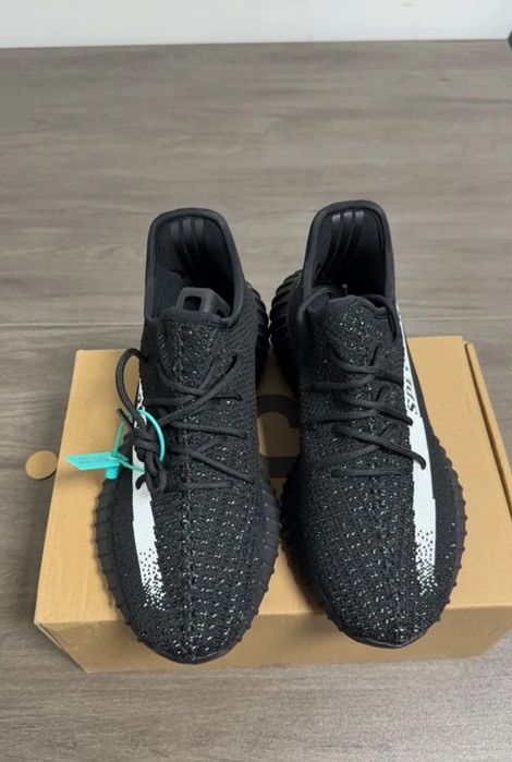 Adidași Yezzy 42