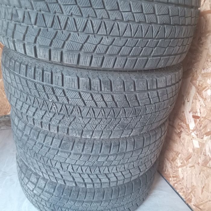 Продам резину на 18