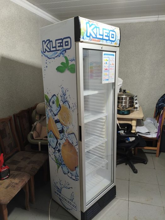 Витринный холодильник