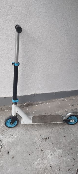 Тротинетка с регулираща се дръжка