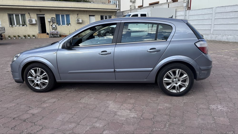 Opel Astra H 1,6 benzina Automat