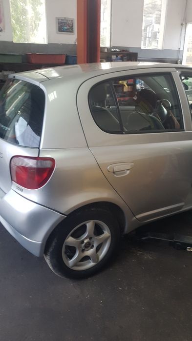 Тойота ярис 1.0 бензин на части