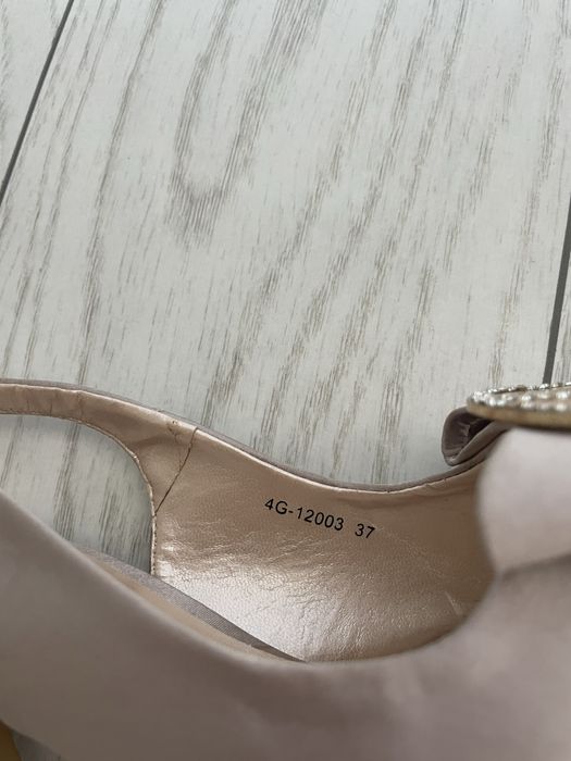 Обувки на ток