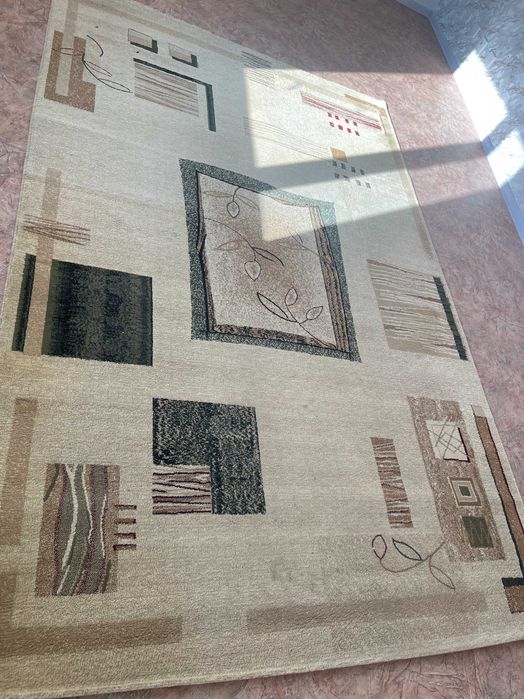 продам ковры Б/У разного размера