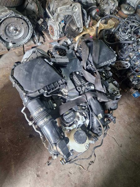 Двигател за Mercedes W222
S400 бензин  код на мотора 276824