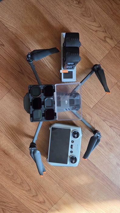 Квадрокоптер DJI Mavic 3 Classic