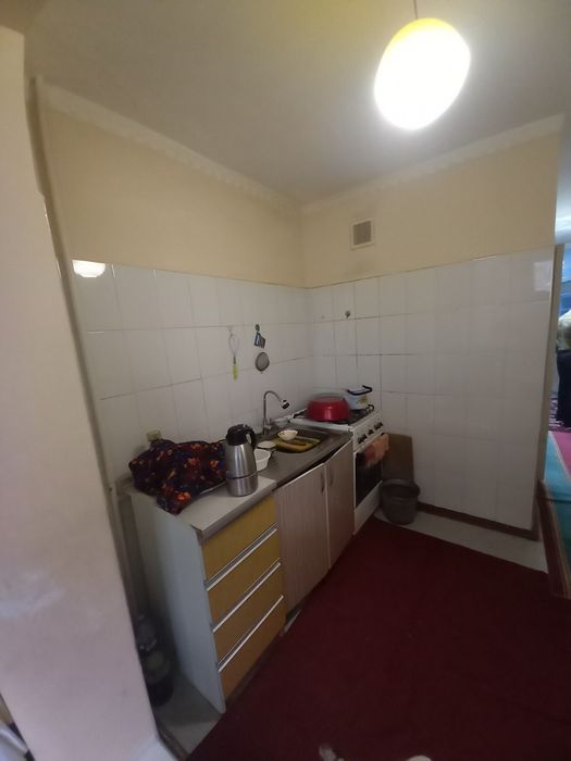 Срочно продается 3х ком кв в Чирчике 2 мкн 4 этаж рядом канечка