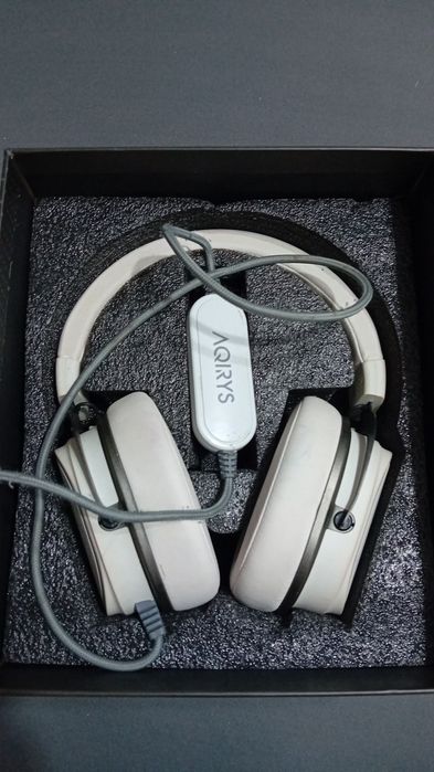 Vand caști aqirys altair perfect functionale