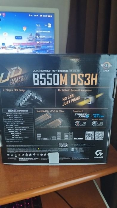 Vând placa de baza Am4 B550M + Ryzen 3 3100 ( impecabile.
