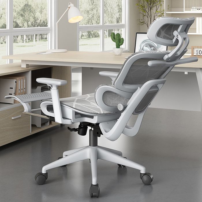 Ergonomik ofis uchun kreslo/ Эргономичное офисное кресло