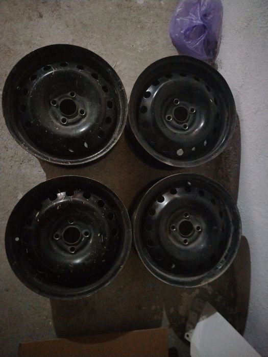 R 15 razmerdagi diska sotiladi