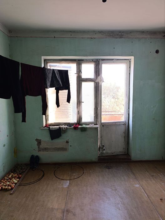 Продаётся Квартира 2х-ком 4-этаж в Гульбахоре на Книжном