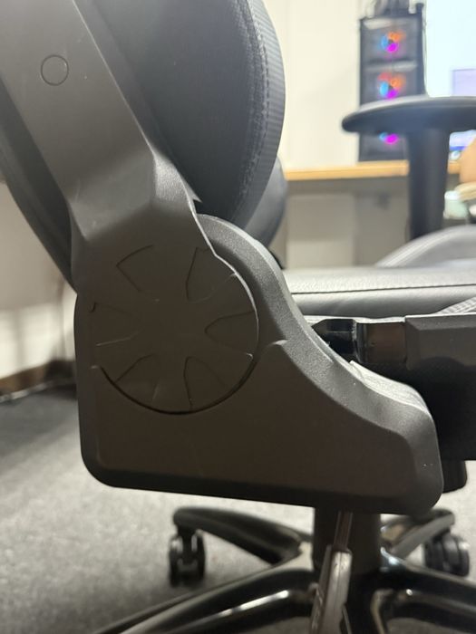 Продается игровое кресло Ardor gaming