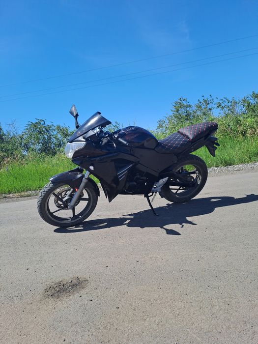 Продам мотоцикл 250 кубов