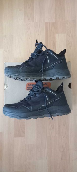 Incaltaminte barbati marimea 43 waterproof culoare negru