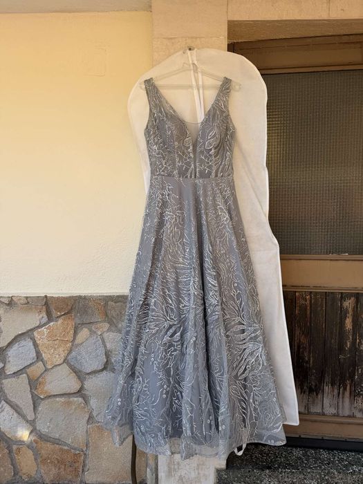 Продавам бална рокля