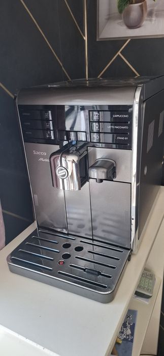 Vând aparat de cafea saeco