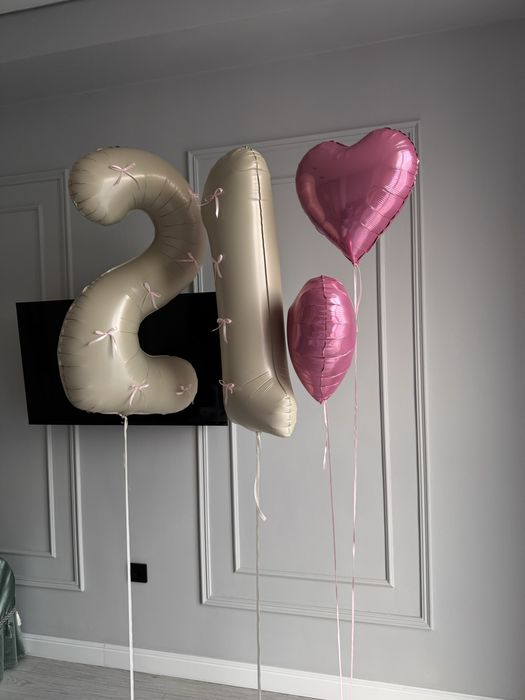 Шарики цифры подарок цветы праздник