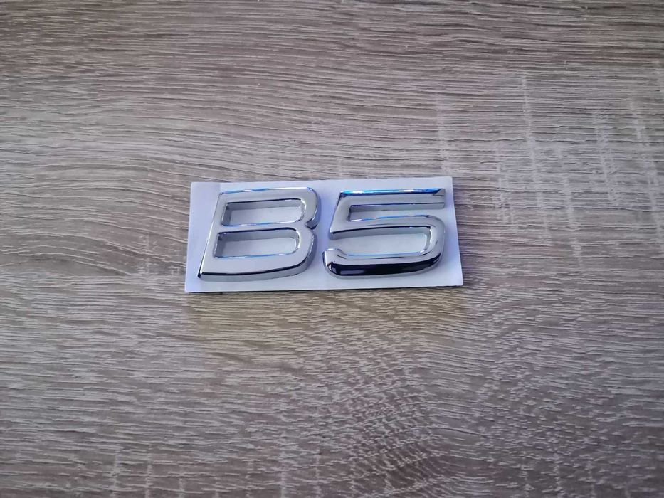 сребристи емблеми Волво Volvo B5